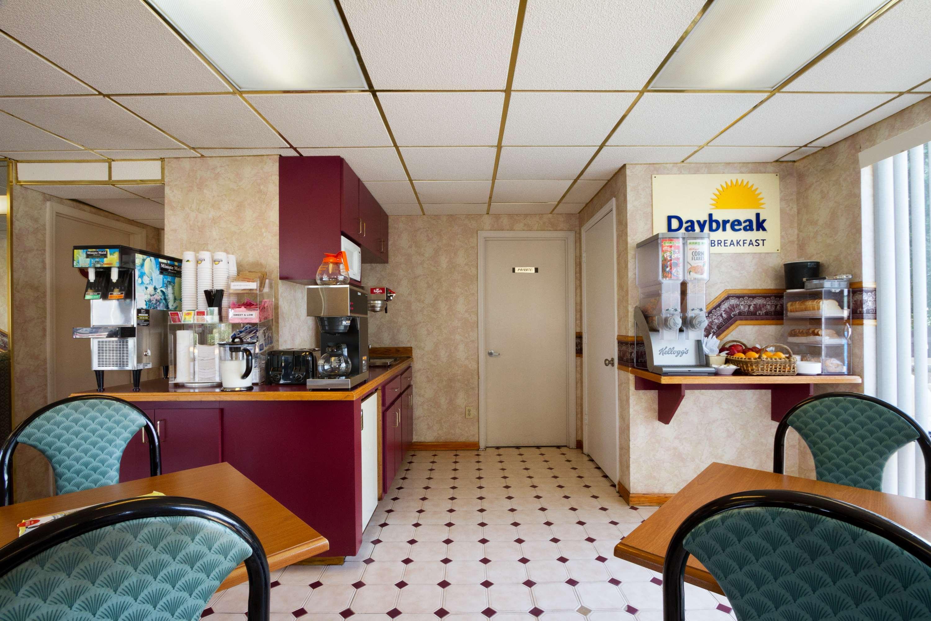 デイズ イン バイ ウィンダム リッチバーグ Richburg エクステリア 写真